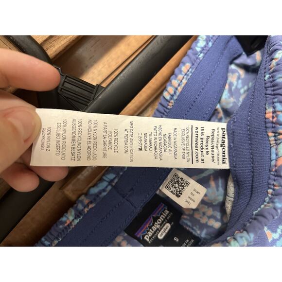 Patagonia Women's Baggies Shorts Size Small, 5 Inch Inseam Blue Pattern - Picture 5 of 5